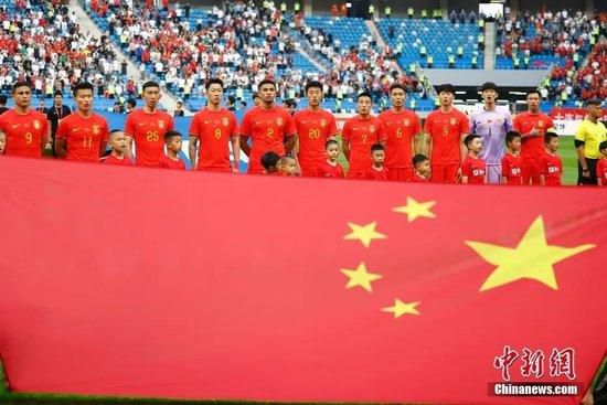 贾洛与里尔的合同将在明年夏天到期，他的续约似乎已经不太可能到来，尤文和国米都对引进贾洛感兴趣。